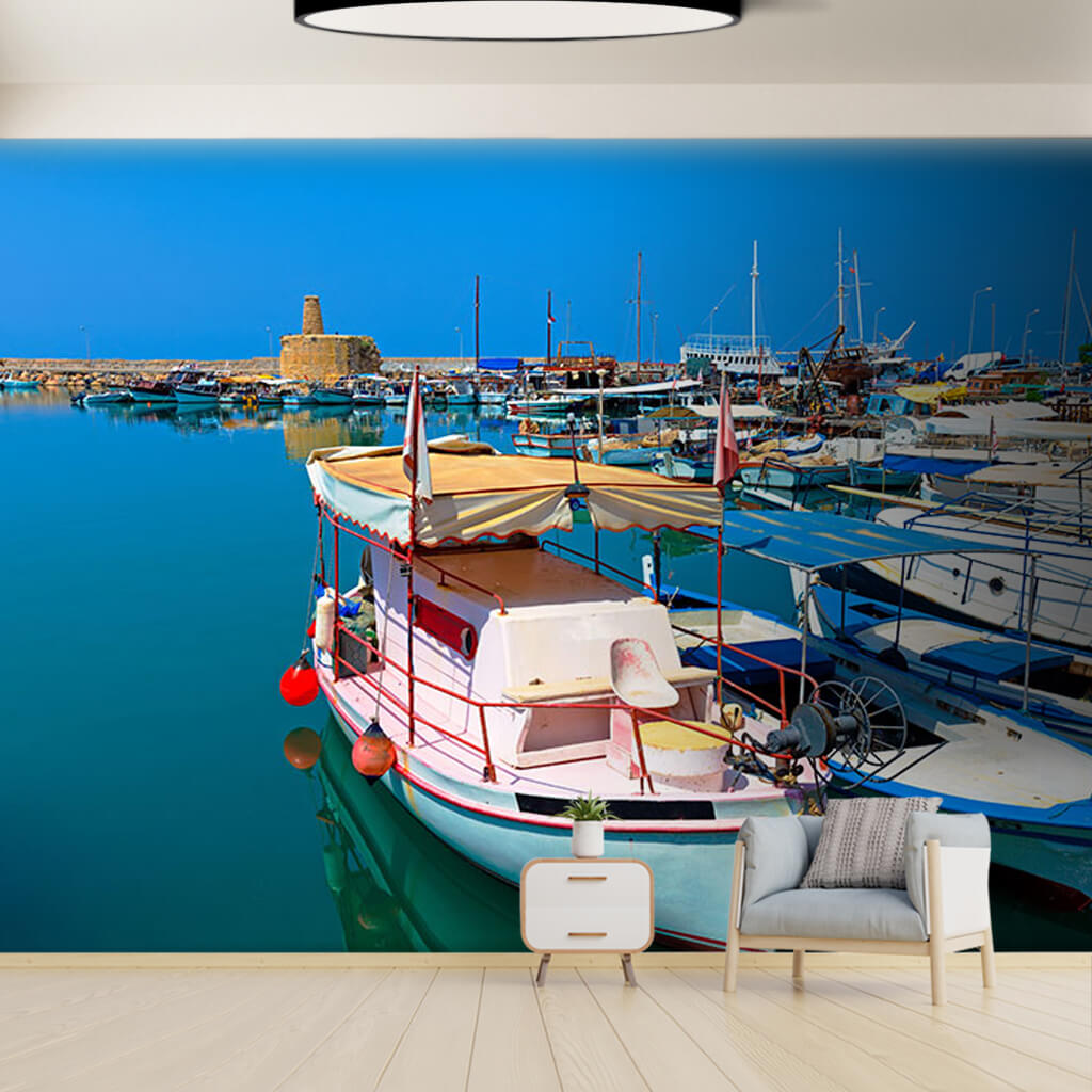 Girne Kalesi ve marinada bekleyen tekneler Kıbrıs duvar kağıdı