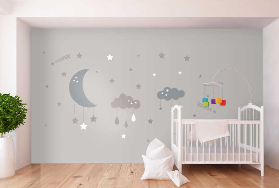 Gökyüzünde yıldızlar ay ve bulutlar bebek odası duvar kağıdı. 
