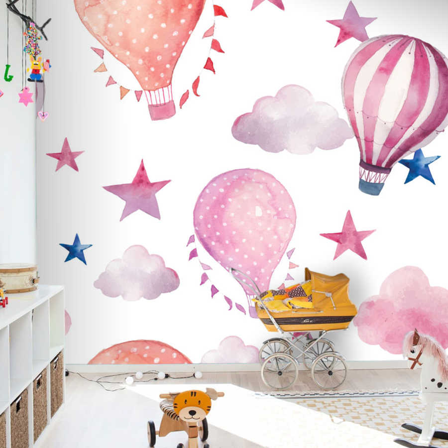 Gökyüzündeki renkli uçan balonlar bebek odası duvar kağıdı